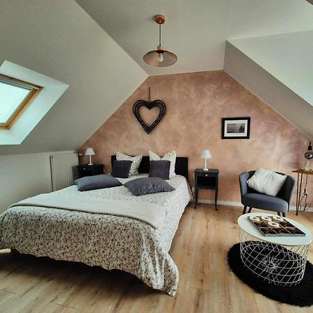 Bed and Breakfast Les Charmilles Escoville Exterior foto