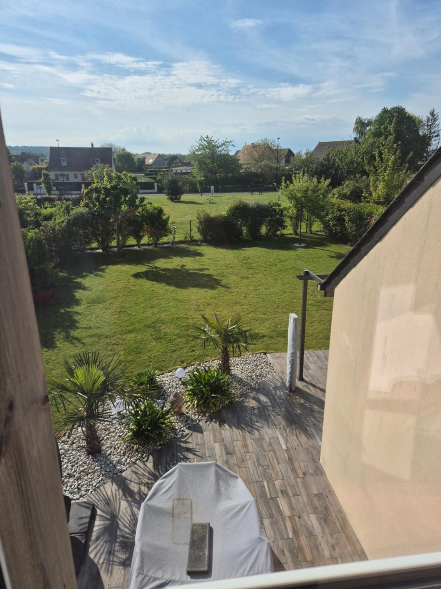 Bed and Breakfast Les Charmilles Escoville Exterior foto